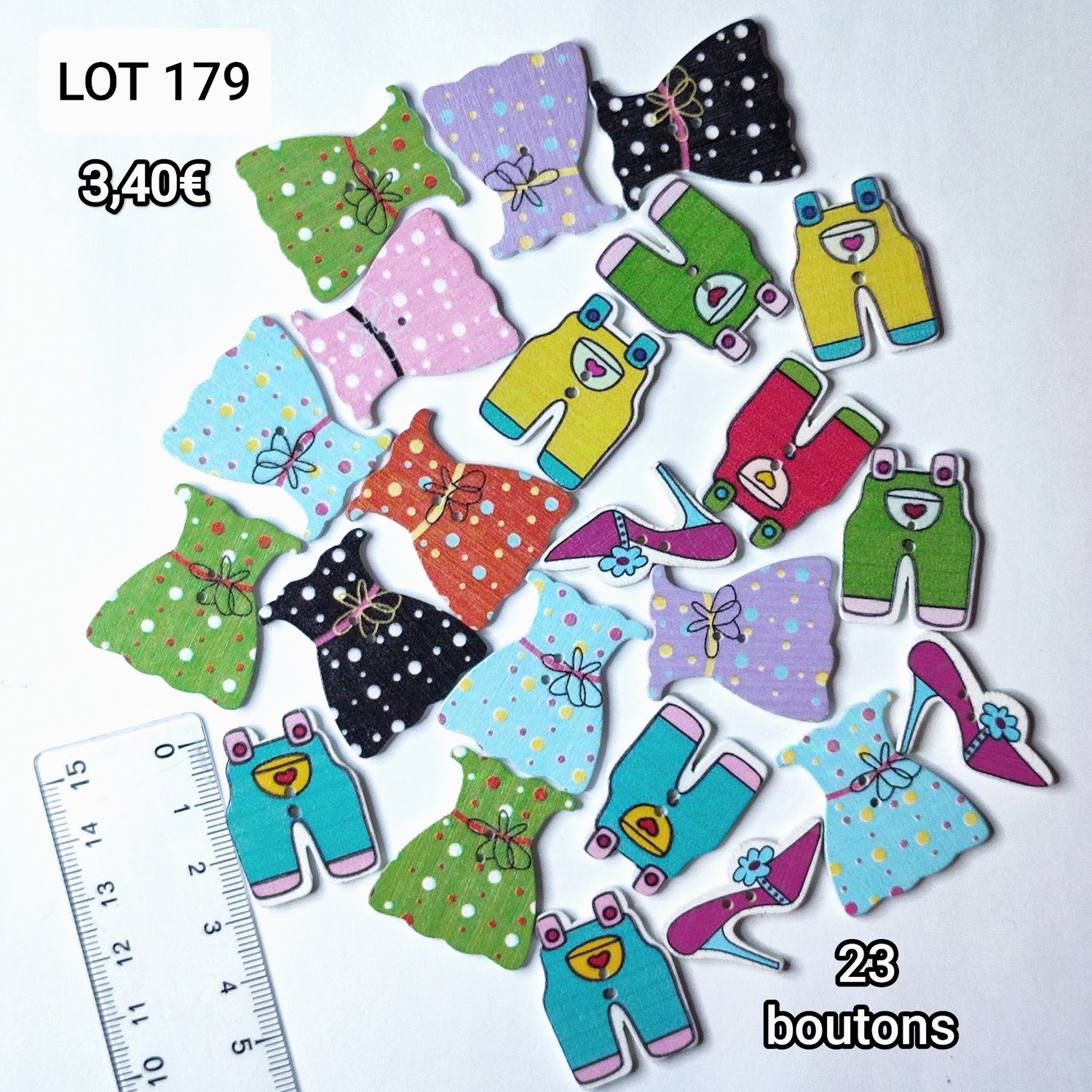 23 boutons LOT 179