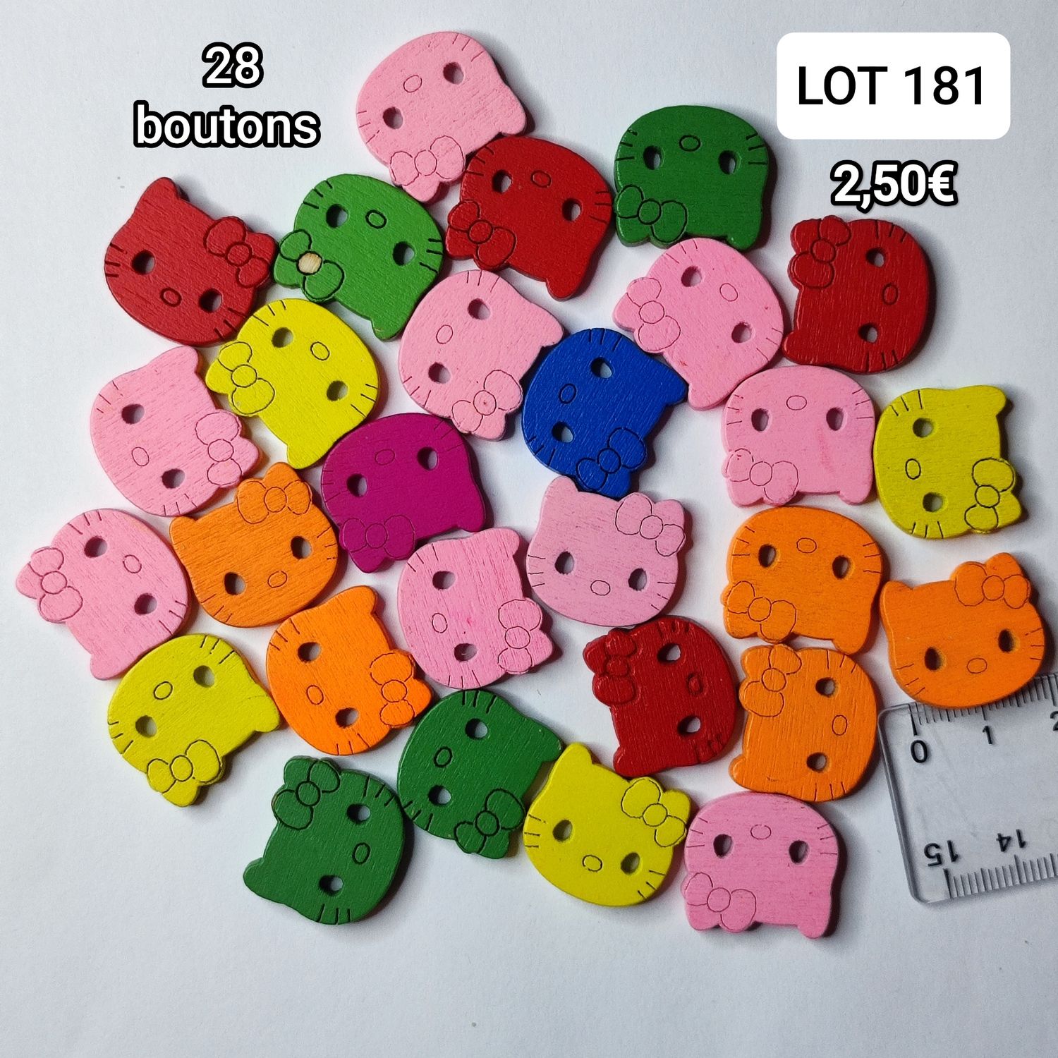 28 boutons chat LOT 181