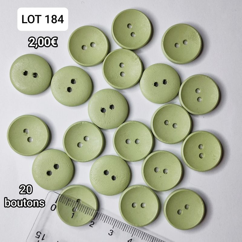 20 boutons vert pastel 2cm LOT 184