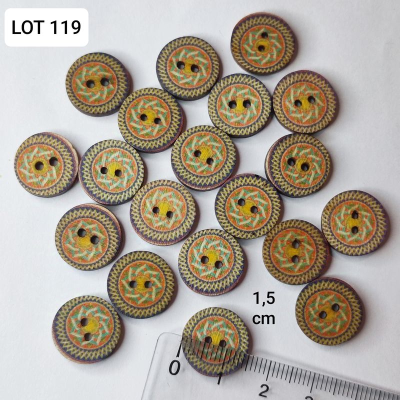 20 boutons bois 1,5cm LOT 119
