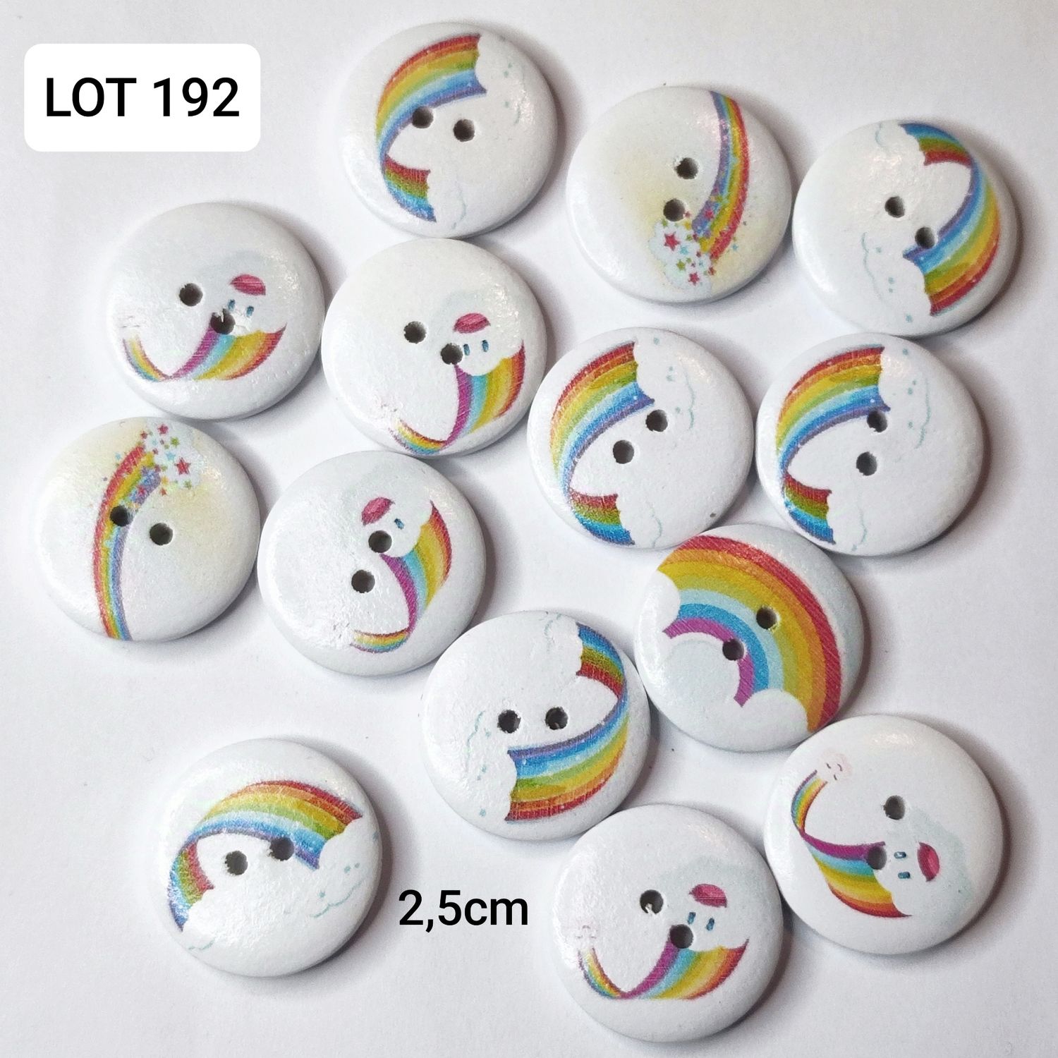 14 boutons arc en ciel LOT 192