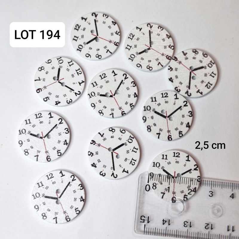 10 boutons horloge LOT 194