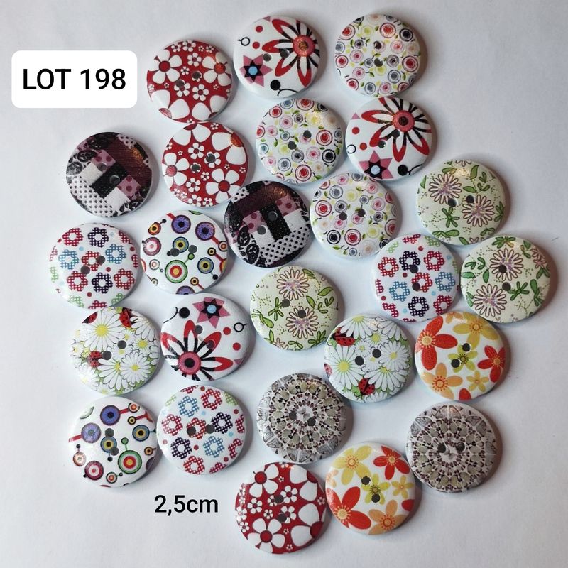 25 boutons 2,5cm LOT 198
