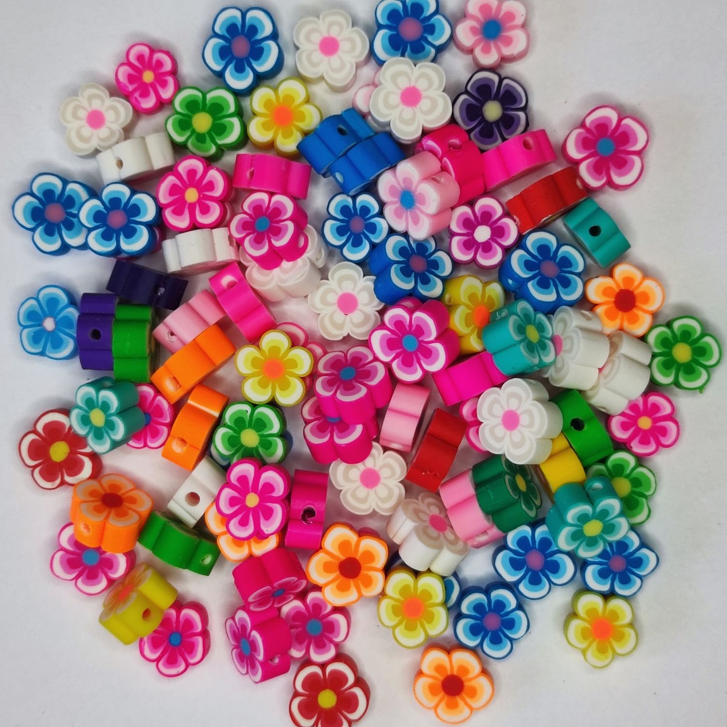 100 perles fleurs en polymère 