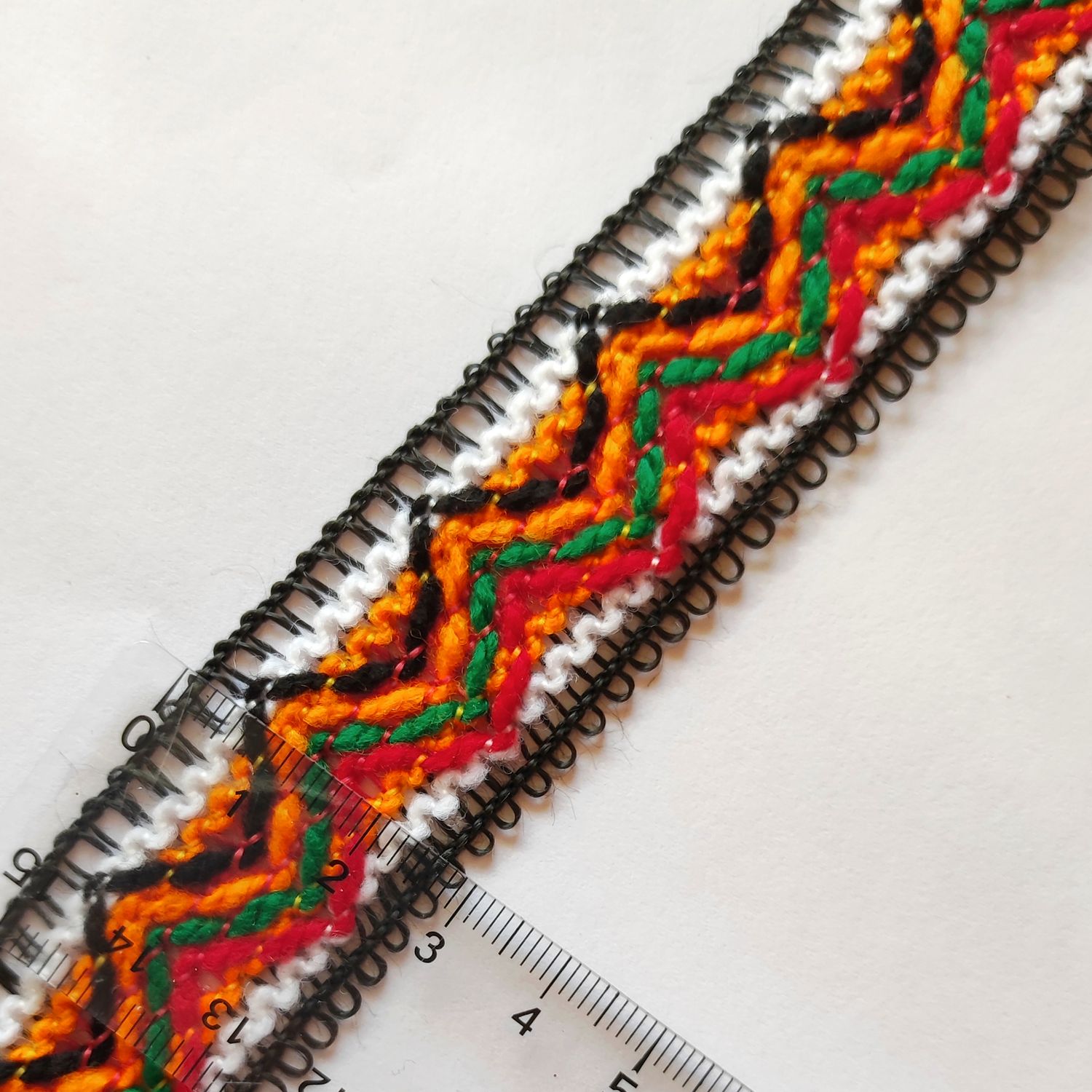 Galon kabyle 3cm coloré bordure noir