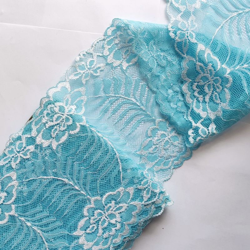 Dentelle élastique large 17,5 cm bleu clair et blanc Dentelle élastique large 17,5 cm bleu clair et blanc
