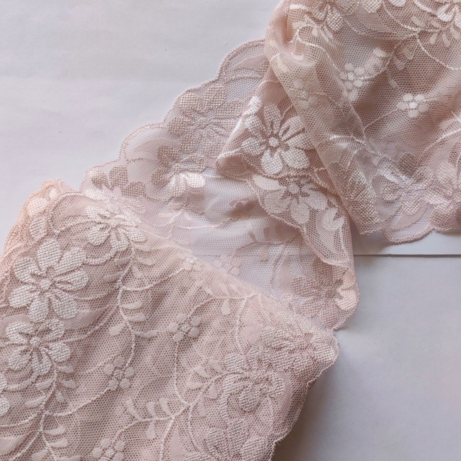 Dentelle élastique large 18 cm rose beige