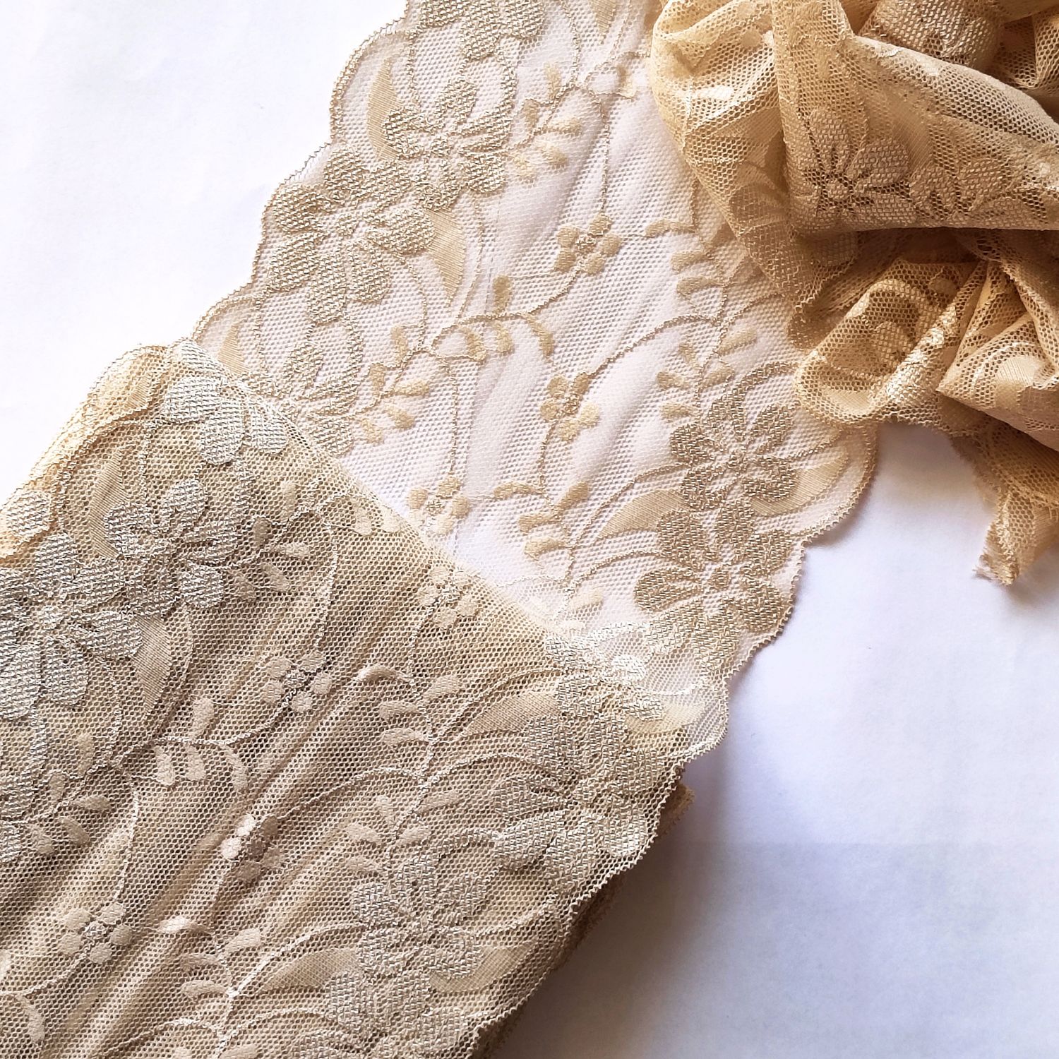 Dentelle élastique large 18 cm beige
