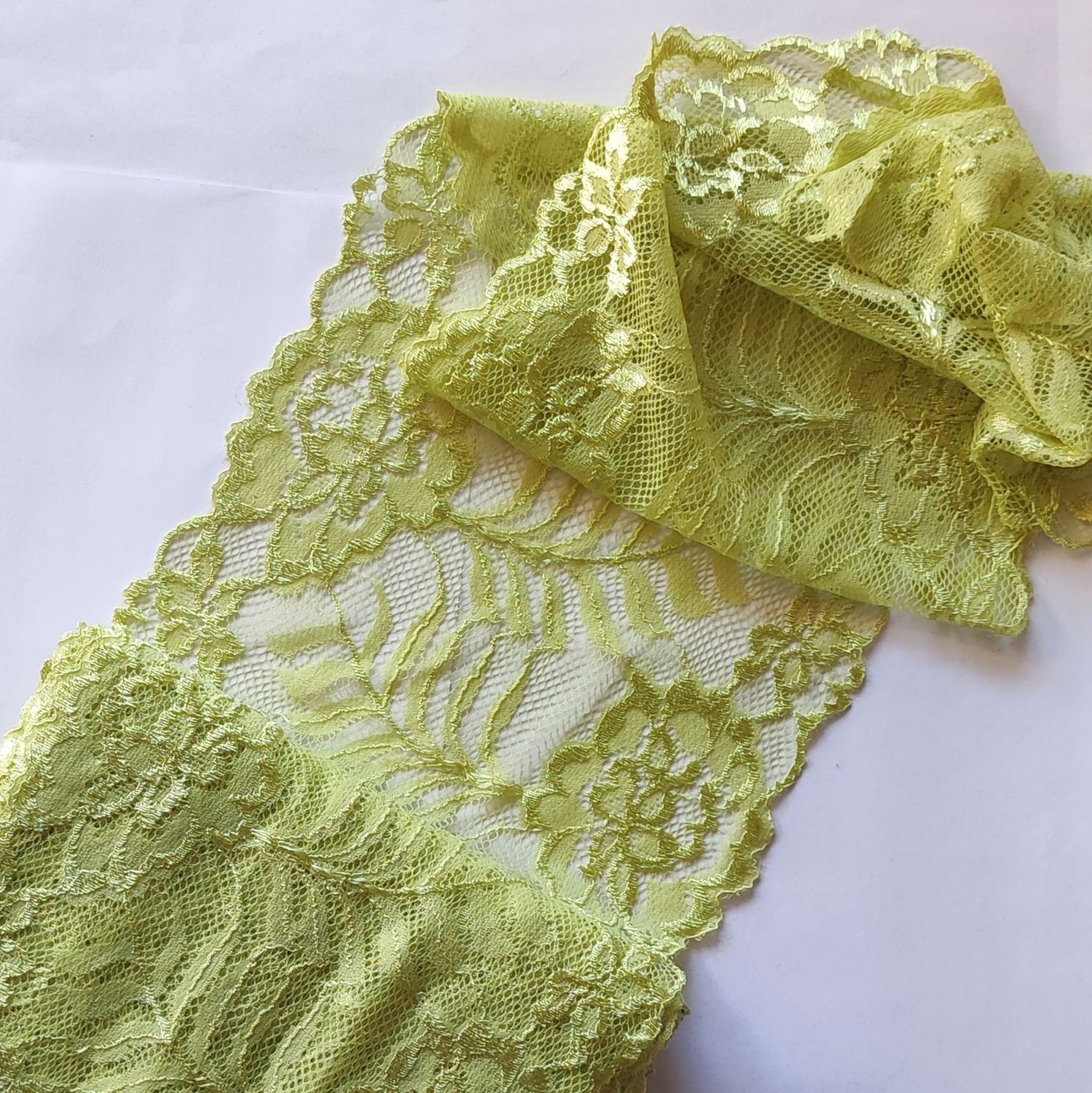 Dentelle élastique large 17cm vert clair 