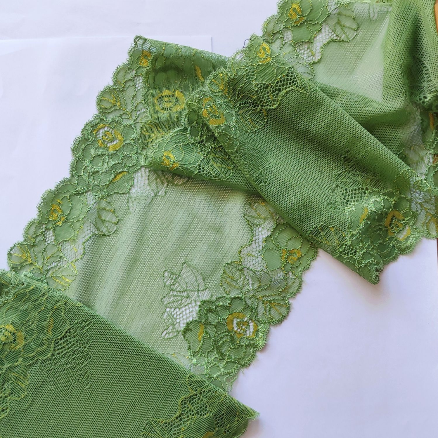 Dentelle élastique large 20 cm vert et jaune