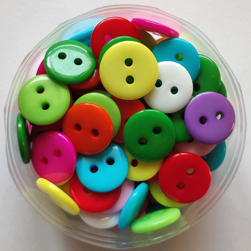 100 boutons colorés LOT 211