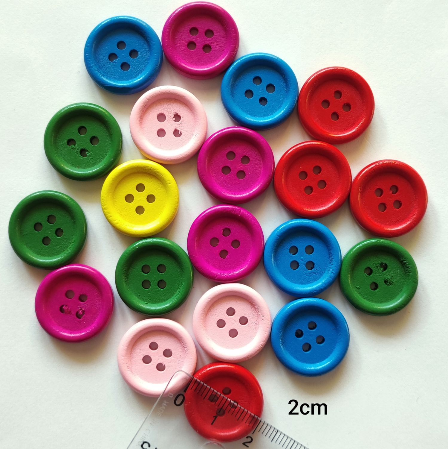 20 boutons colorés 2cm LOT 209