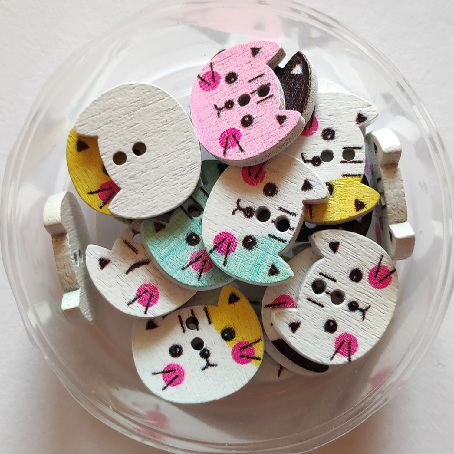 36 boutons chat LOT 226