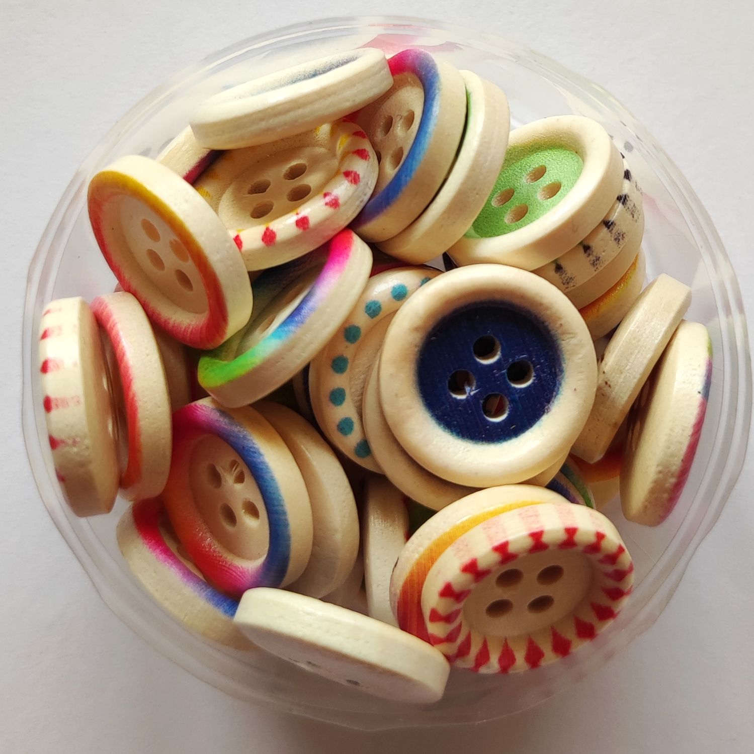 45 boutons rond 1,5 cm LOT 231