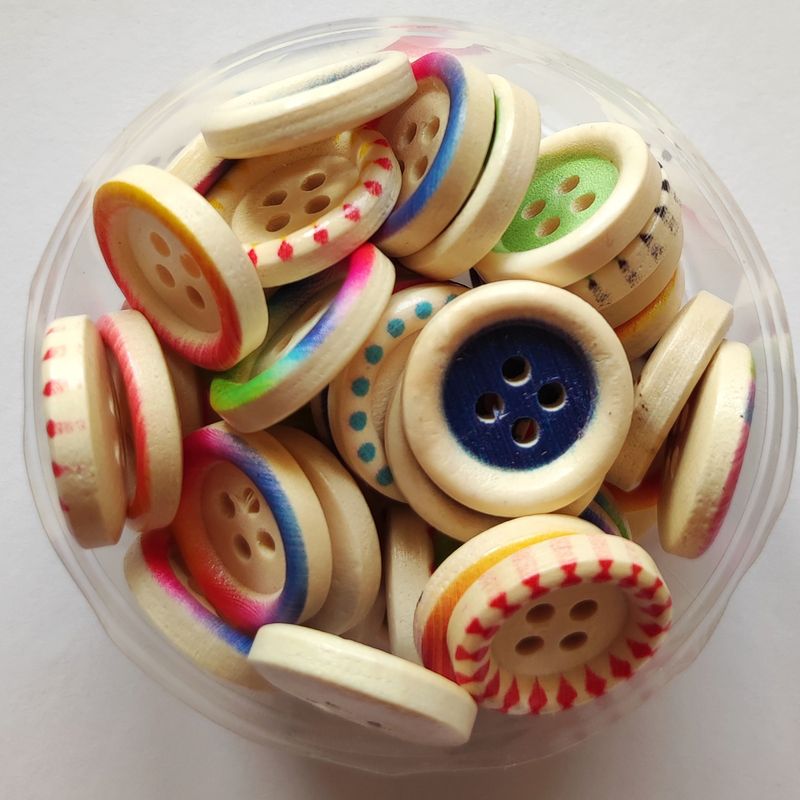 45 boutons rond 1,5 cm LOT 231