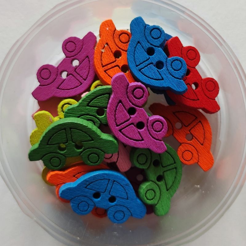 32 boutons voiture LOT 242