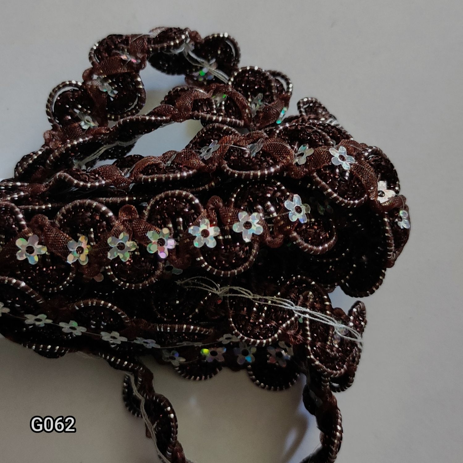 Galon marron 1,5 cm /fleurs (3,40 mètres)