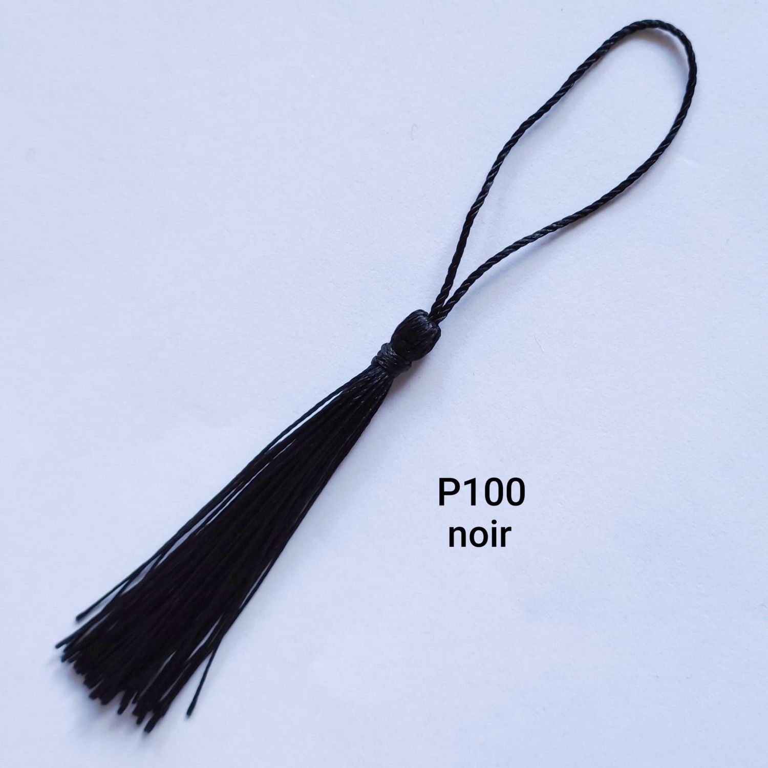Pompon gland 12 cm noir