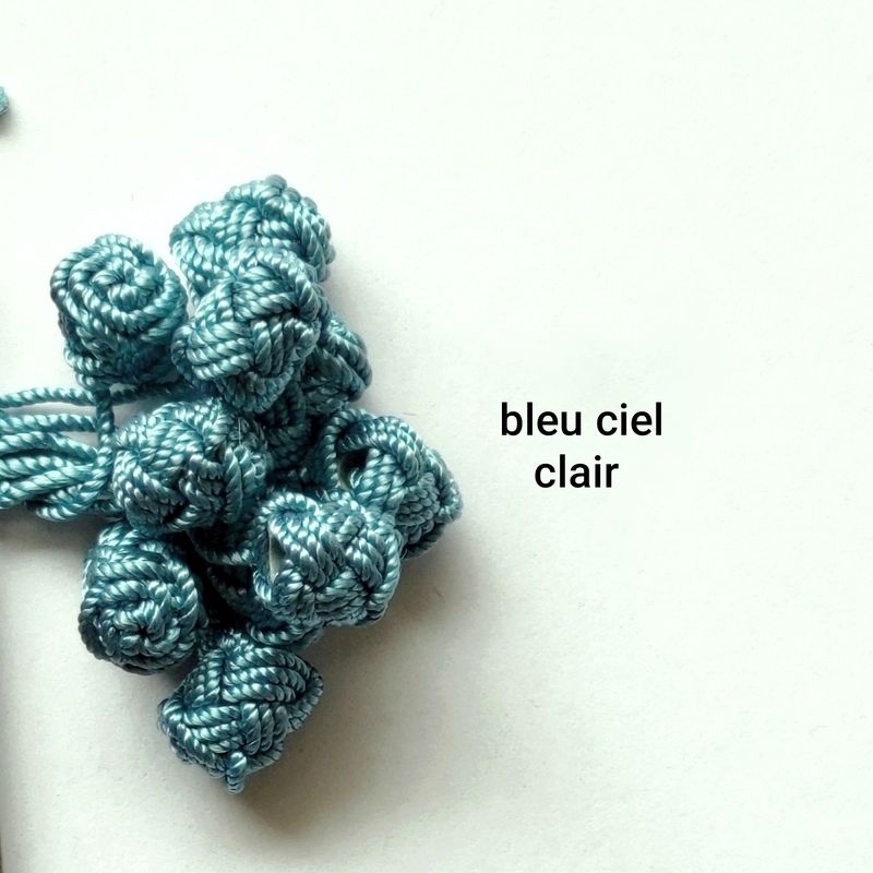10 boutons caftan bleu ciel clair 