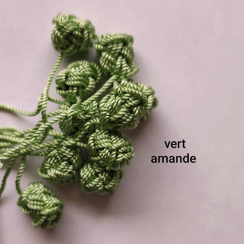 10 boutons caftan vert amande 