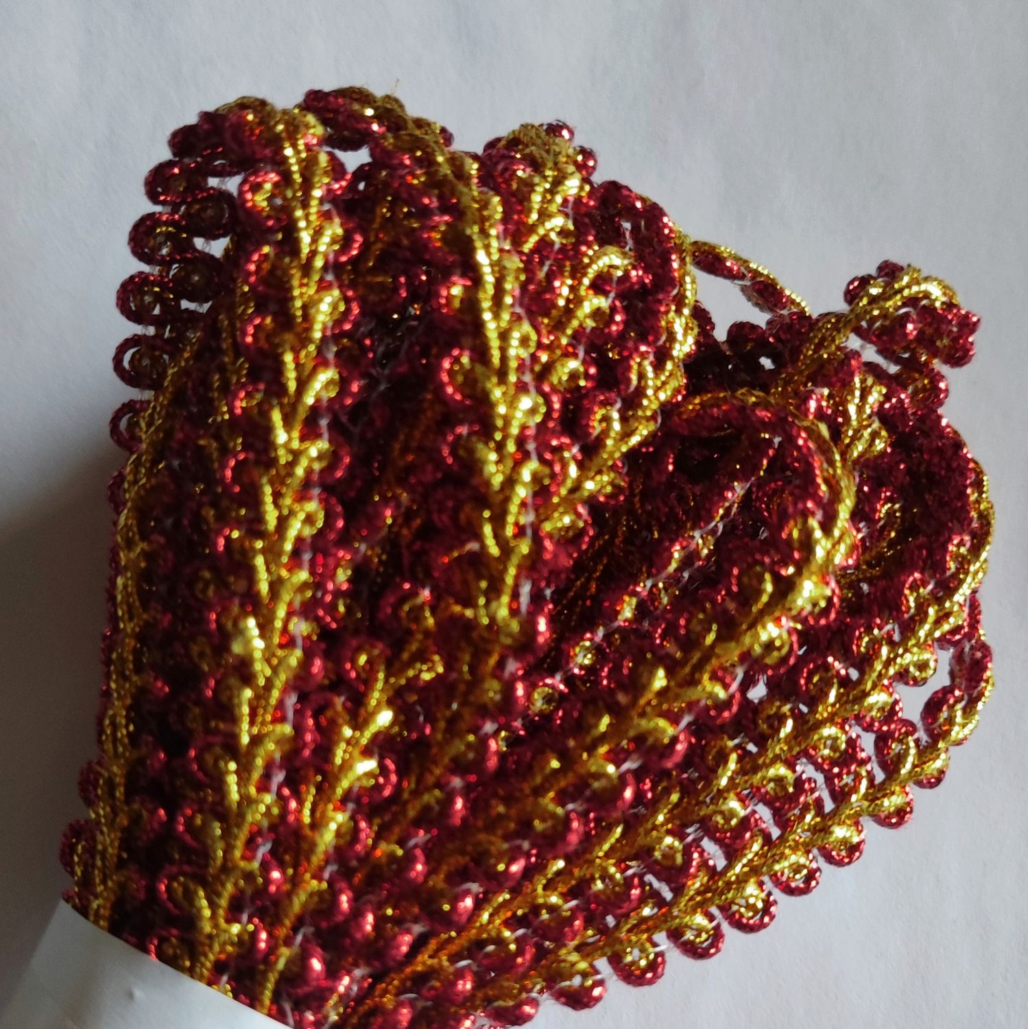 Galon épi rouge/doré (8,70 mètres)