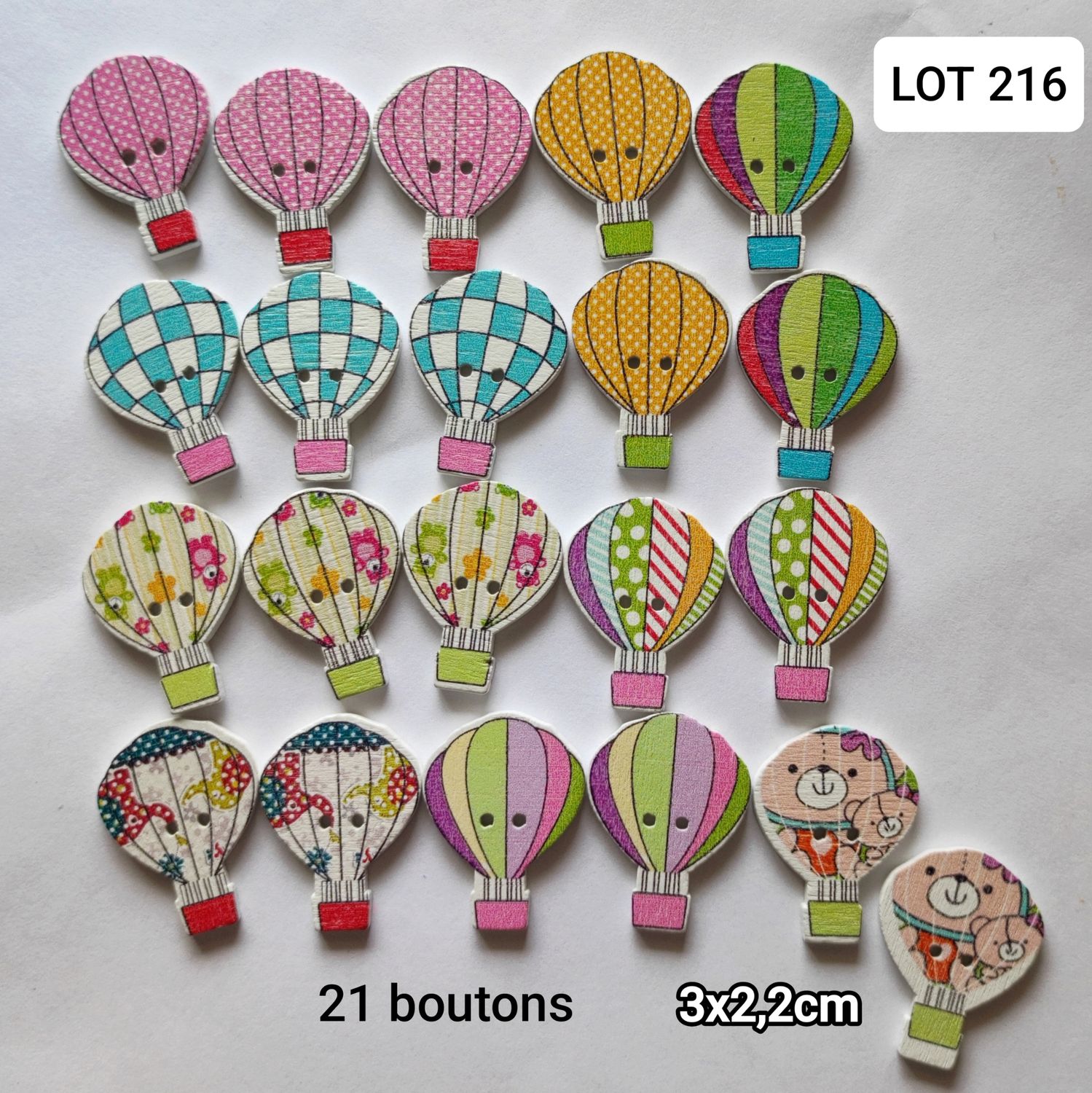 21 boutons montgolfière LOT 216