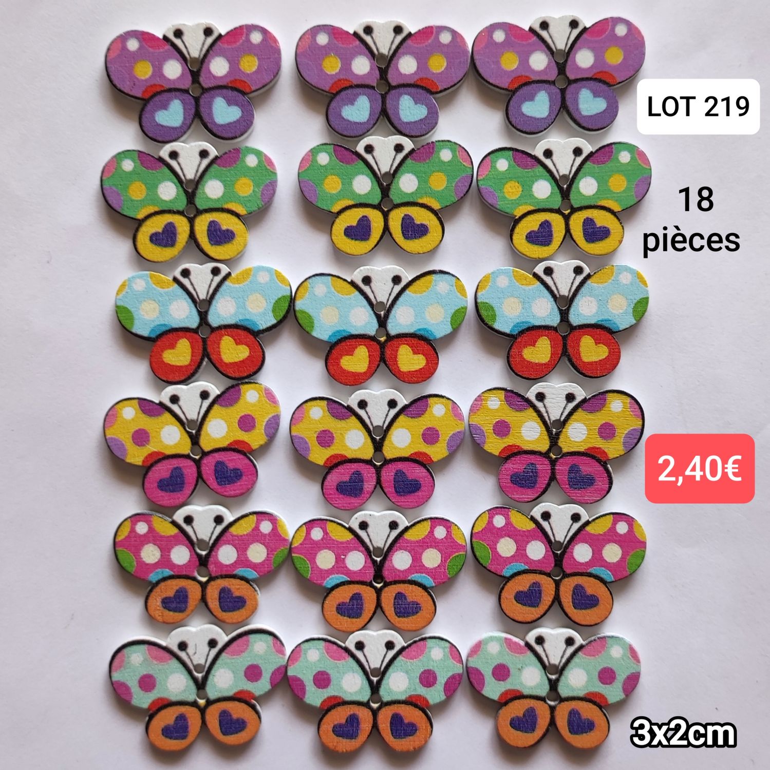 18 boutons papillon LOT 219