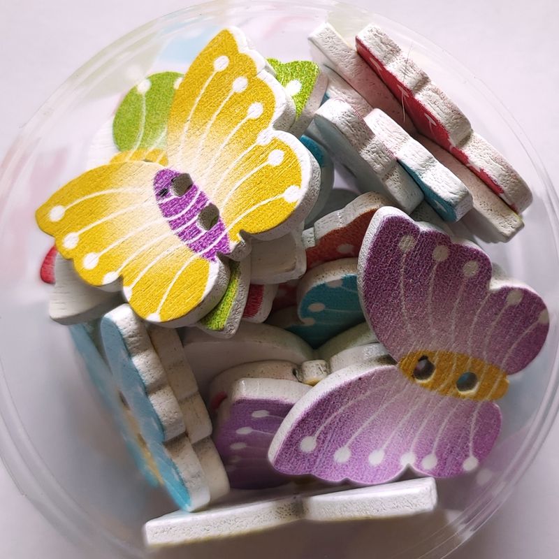 21 boutons papillon LOT 217