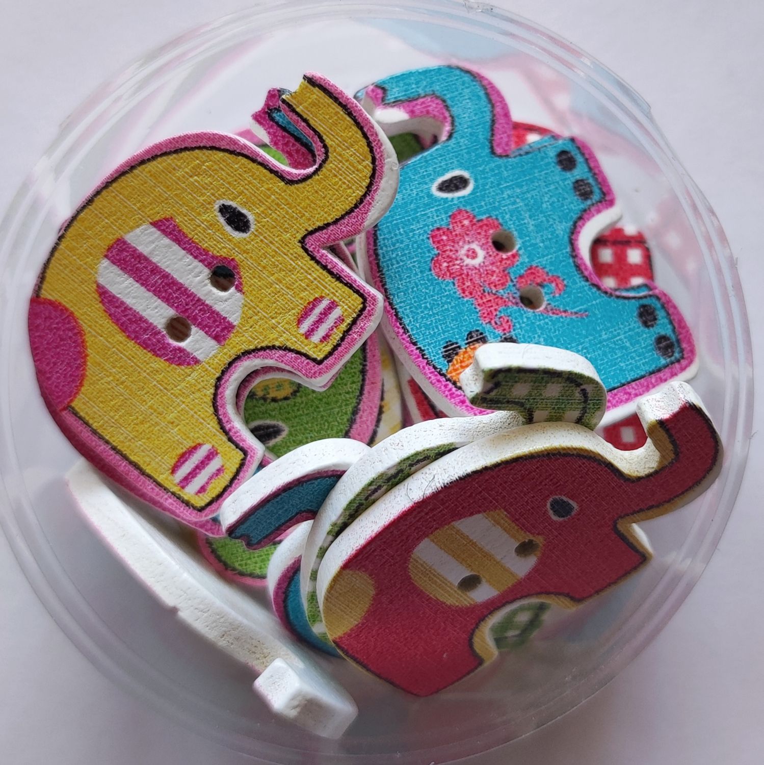35 boutons éléphant LOT 234