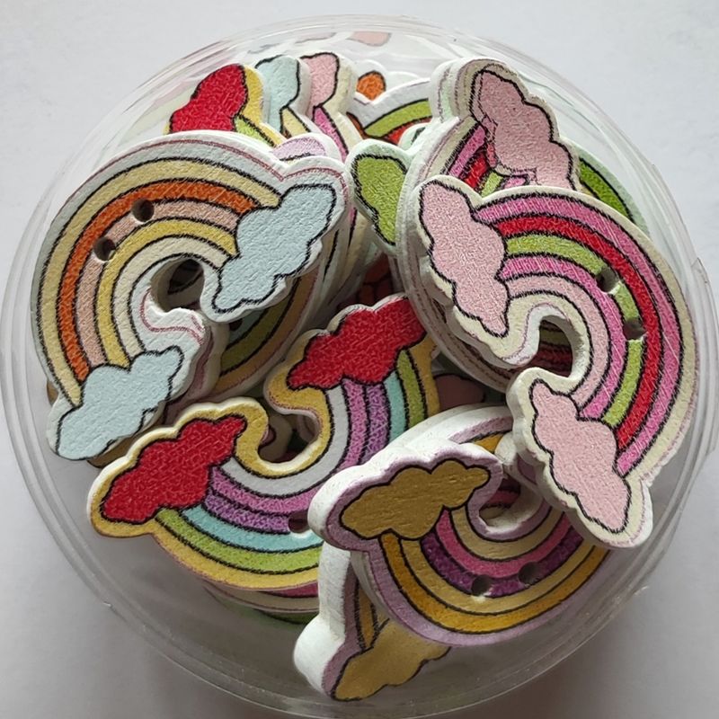 37 boutons arc en ciel LOT 228