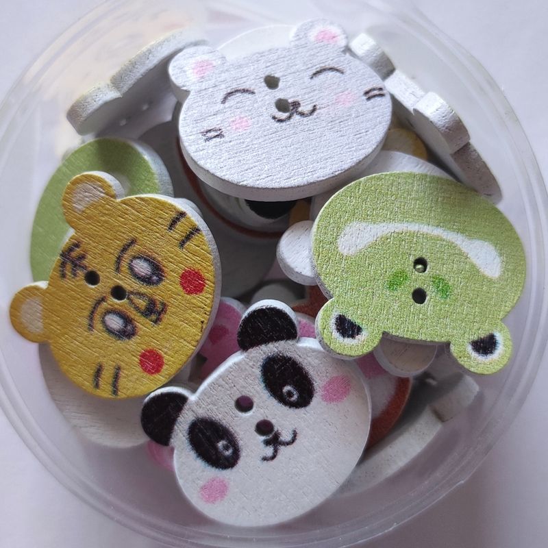 31 boutons animaux LOT 227