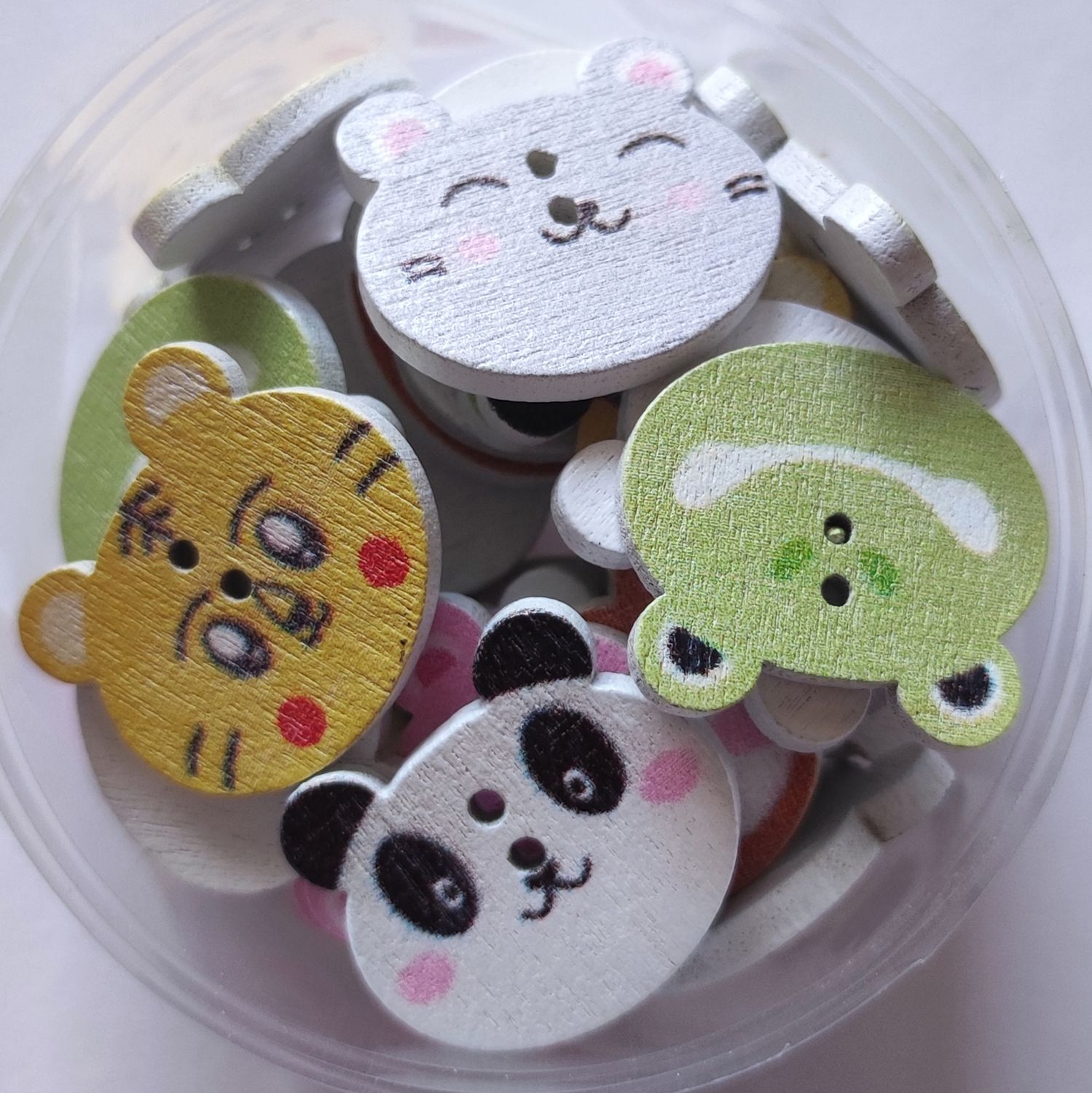 31 boutons animaux LOT 227
