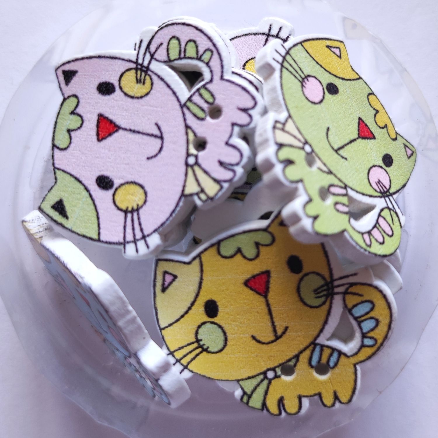 45 boutons chat LOT 222