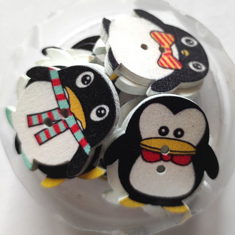 24 boutons pingouin LOT 239