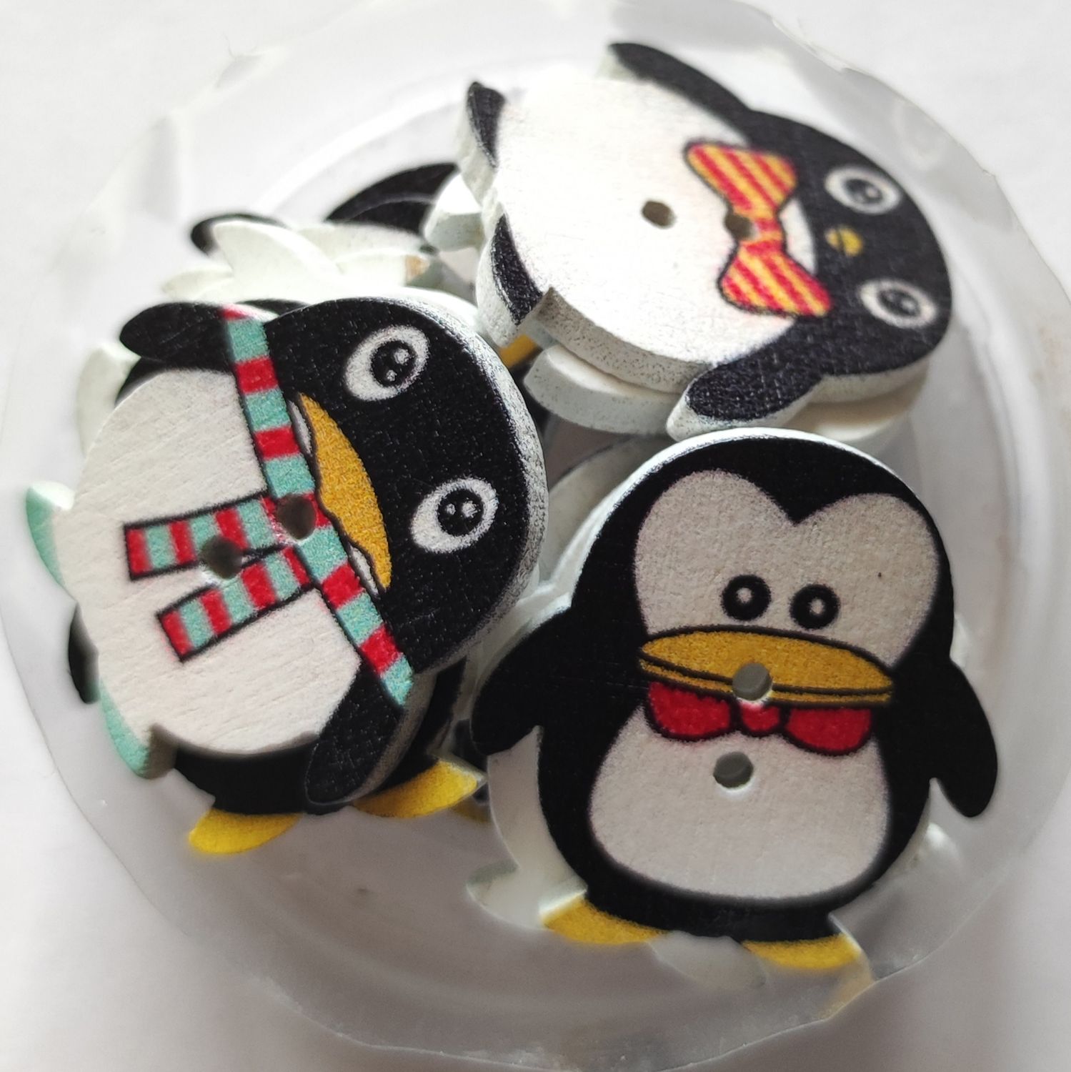 24 boutons pingouin LOT 239