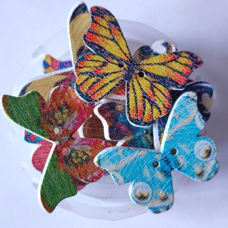 20 boutons papillon LOT 218