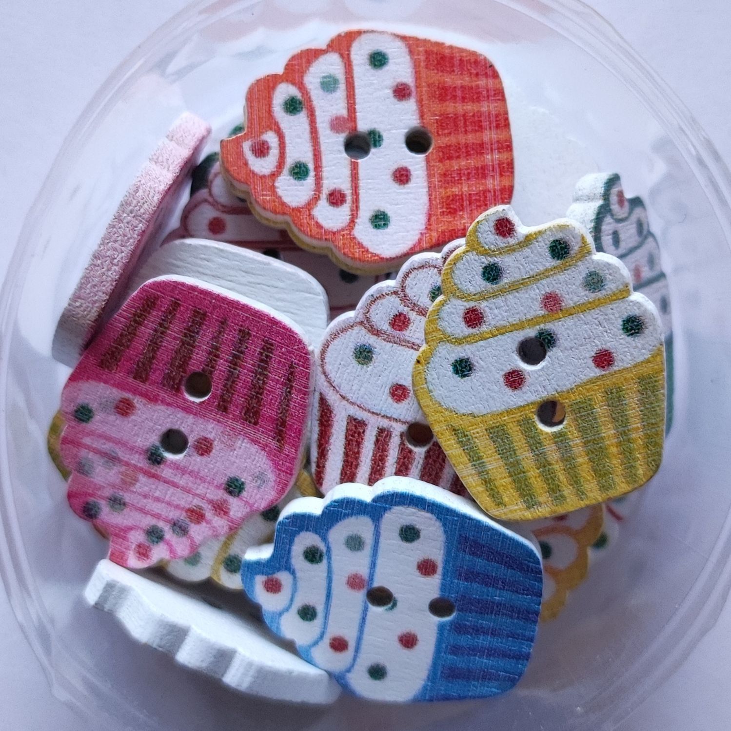 33 boutons gâteaux LOT 238
