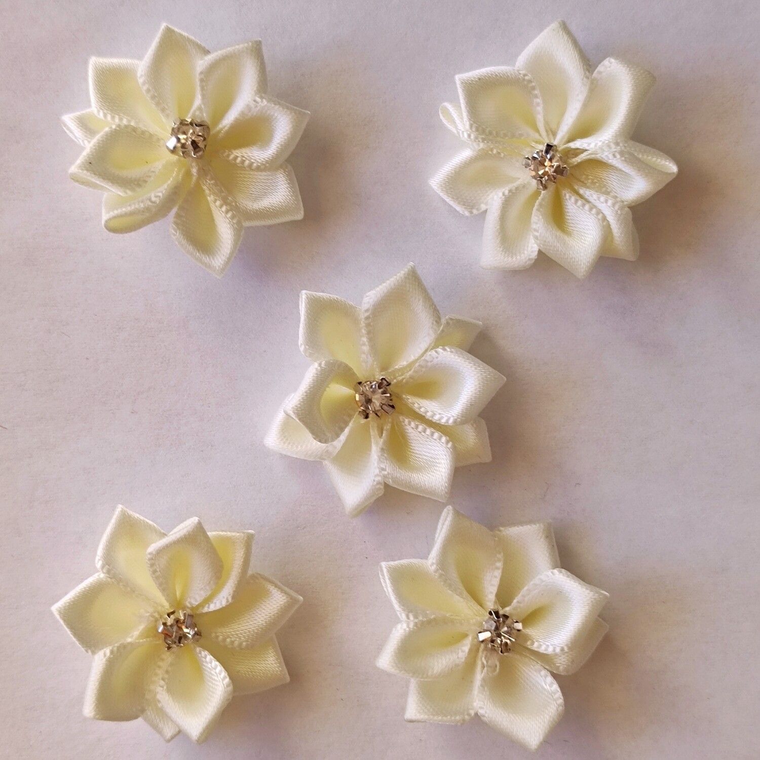 5 fleurs avec strass 2,5cm/ choisissez vos couleurs