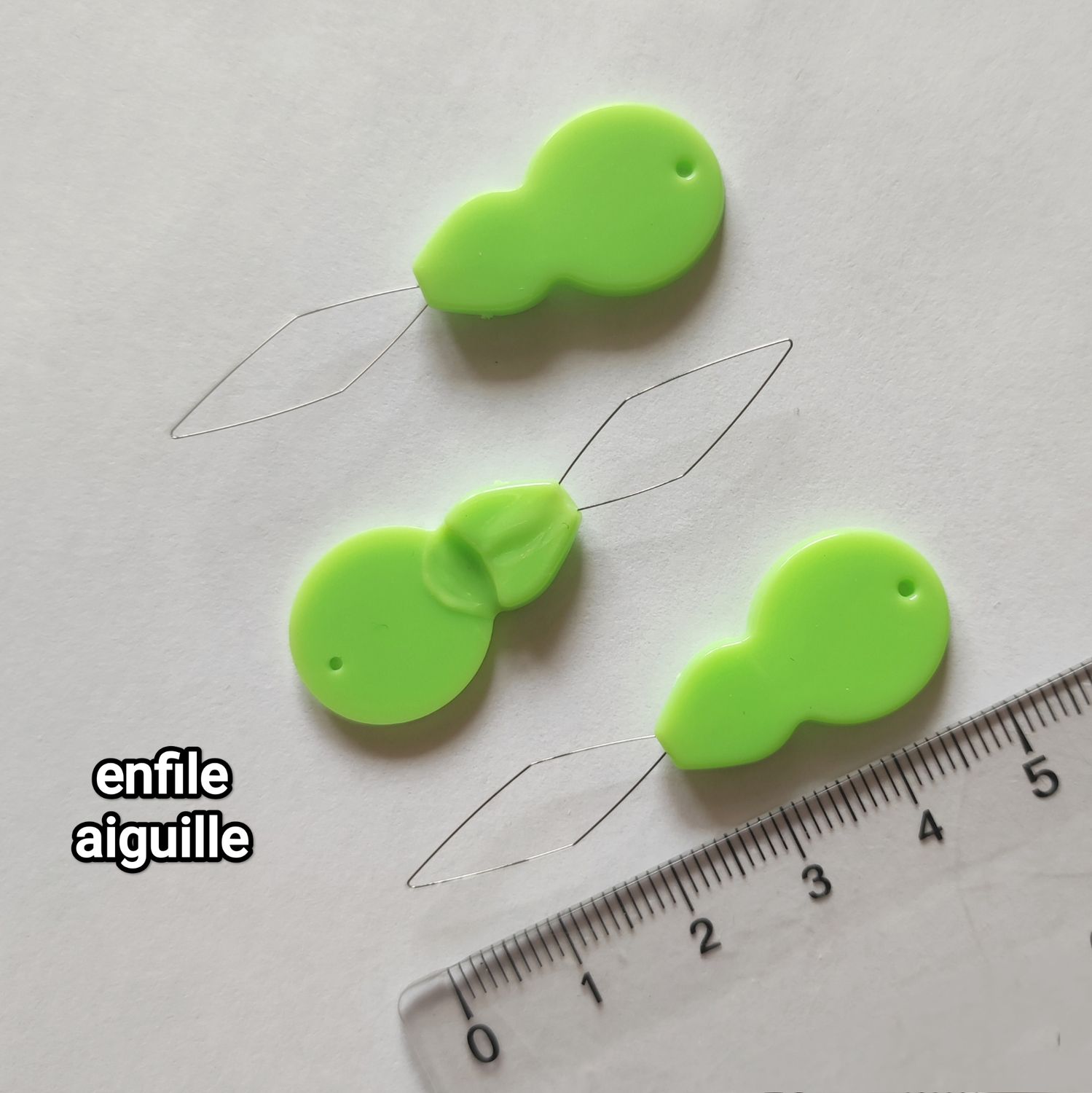 3 enfile aiguille vert 5x2,1cm