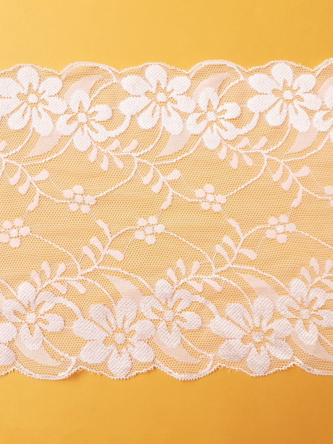 Dentelle 18cm élastique (choisissez parmi 7 couleurs)