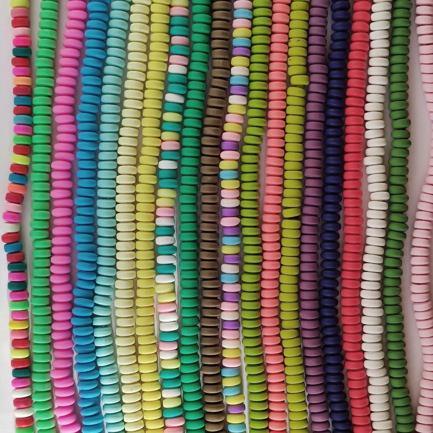 110 perles heishi 7x4mm/20 couleurs