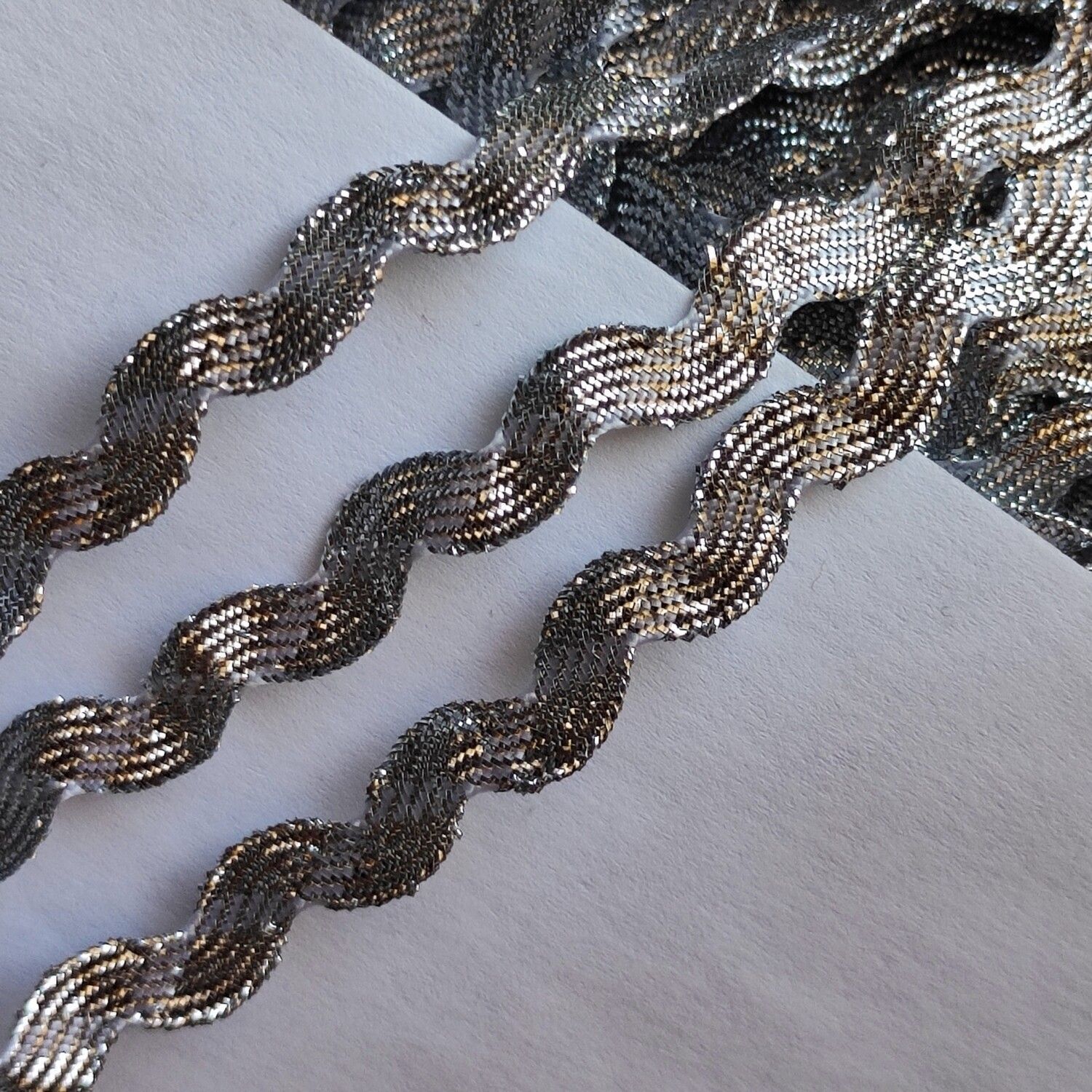 Zig Zag 5mm doré argenté (choisissez vos couleurs)