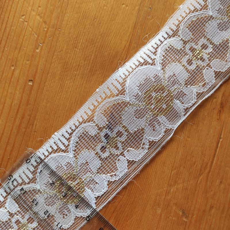 Dentelle blanche 5cm avec doré et avec argenté