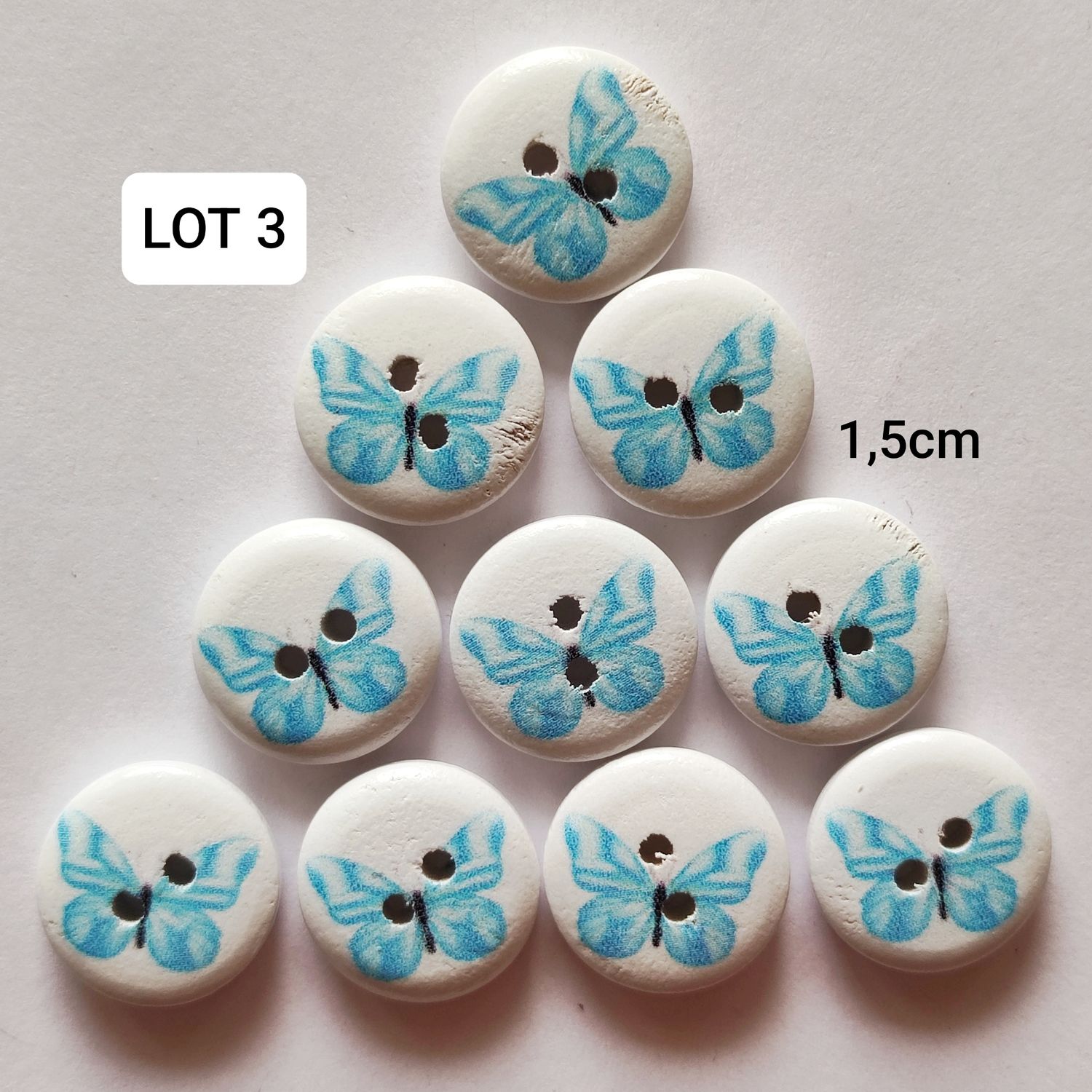 10 boutons en bois papillon LOT 3