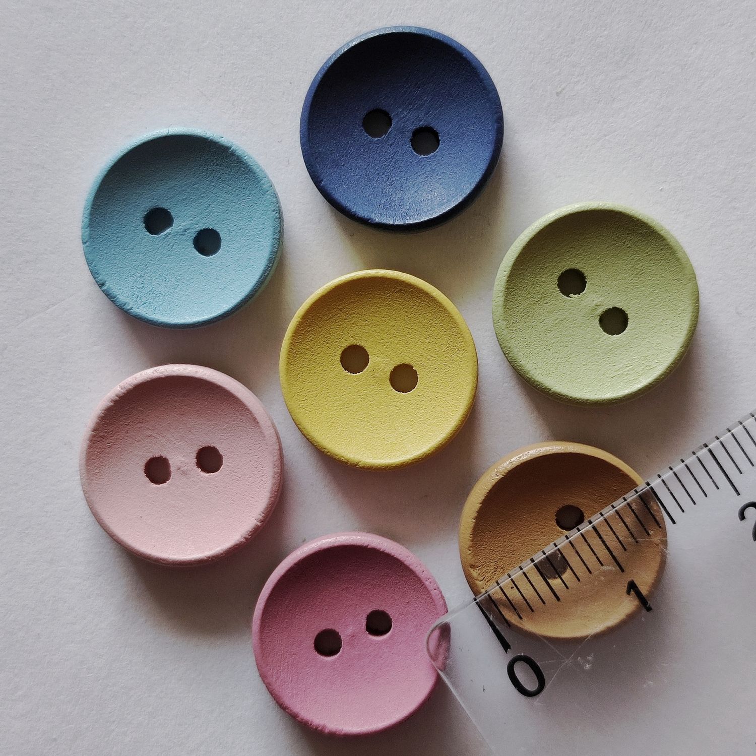 10 boutons en bois 1,5 cm LOT 45 (choisissez vos couleurs)