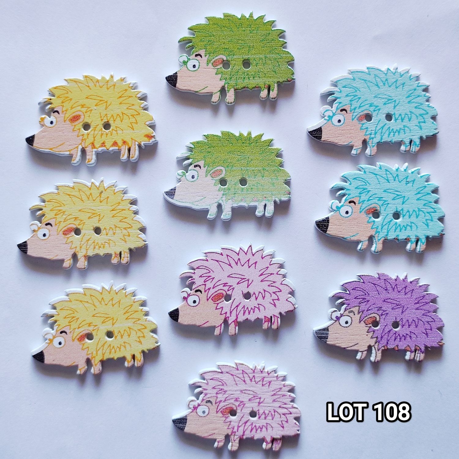 10 boutons en bois hérisson LOT 108