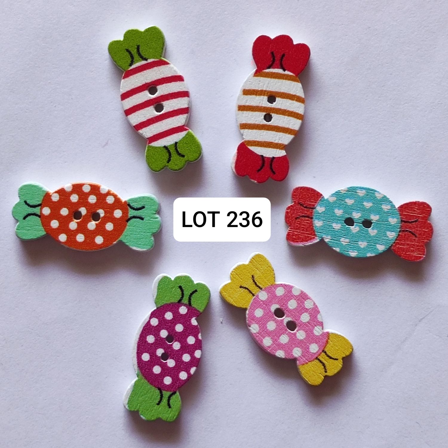 10 boutons en bois bonbons LOT 236 (choisissez vos couleurs)
