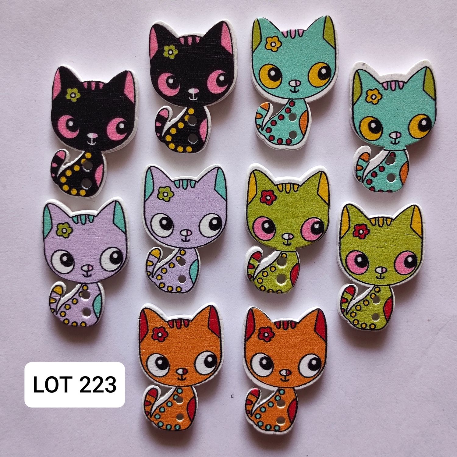 10 boutons chat en bois LOT 223