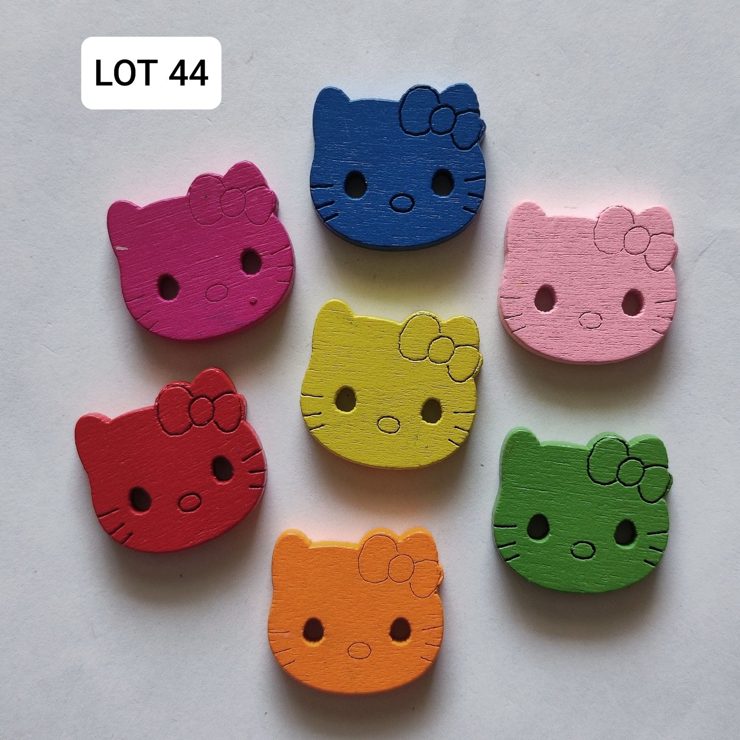 10 boutons chat en bois LOT 44