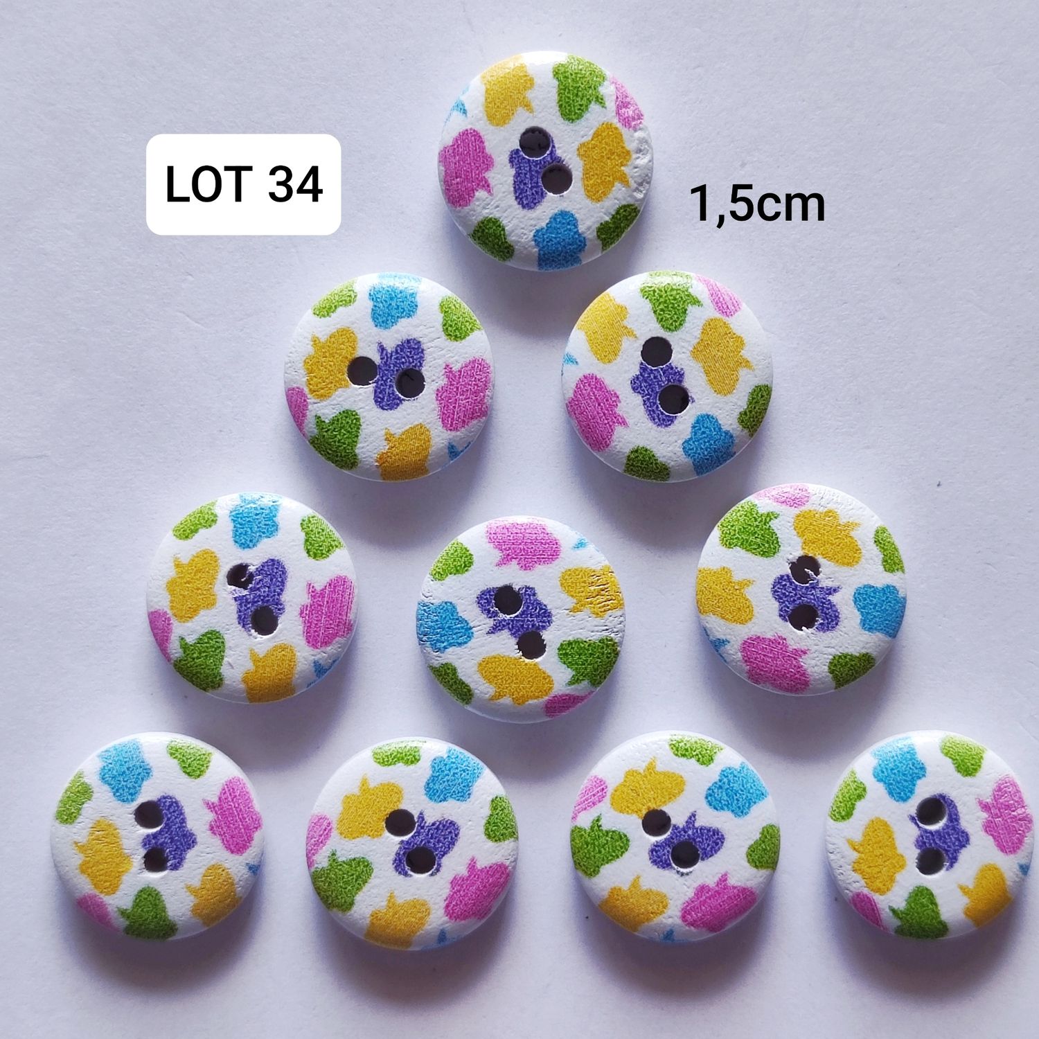 10 boutons en bois peinture LOT 34